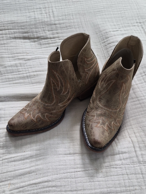 Roper Shoes - Roper Taupe Western Embroidered Ankle Boots